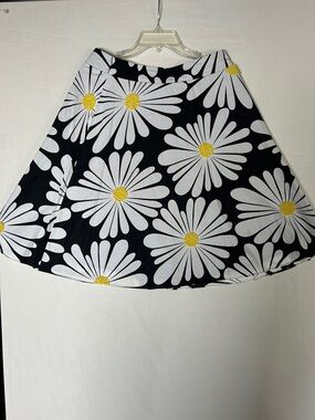 INC International Concepts Black Midi Skirt with White & Yellow Daisy Print